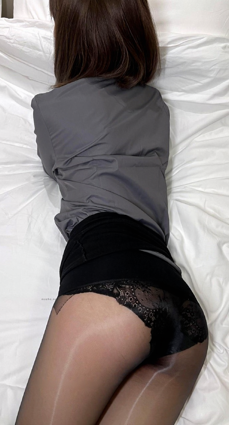 白龙猫女 –  游【25P】